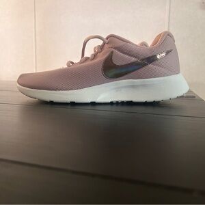 Nike Women's Mauve Sneakers